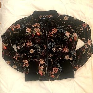 IzByer XS Black and Floral zip up sweater jacket